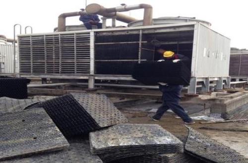 <a href=http://www.szkangming.com/tags/30_0.html target=_blank class=infotextkey>冷却塔故障</a>维修