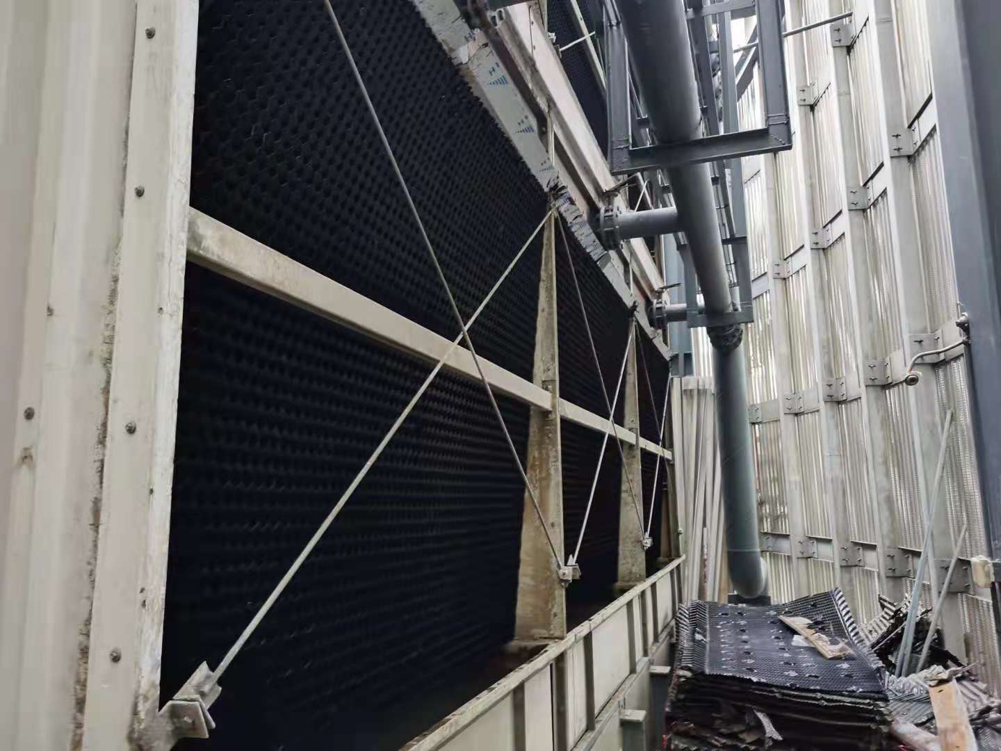 防治方法控制<a href=http://www.szkangming.com/tags/10_0.html target=_blank class=infotextkey>冷却塔噪音</a> 冷却塔噪声防治方法