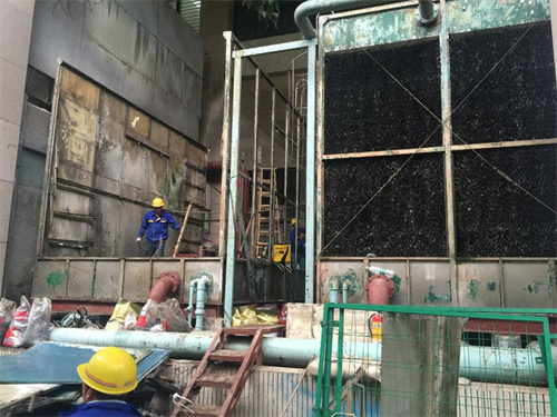 FRP冷却水塔机箱渗漏修复“align= FRP冷却水塔机箱漏水修复